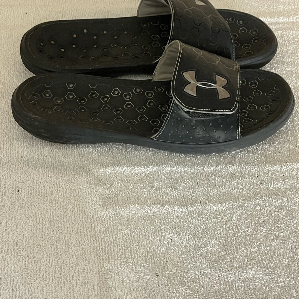 Under Armor Sandals Sz 10